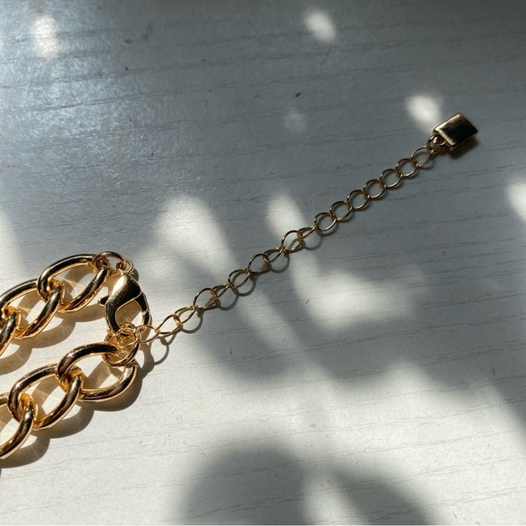 NWOT Worthington Gold Tone 17 Inch Curb Pendant
Necklace - Picture 7 of 12